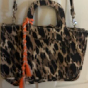 VINCE CAMUTO ORIEL LARGE TOTE IN NATURAL